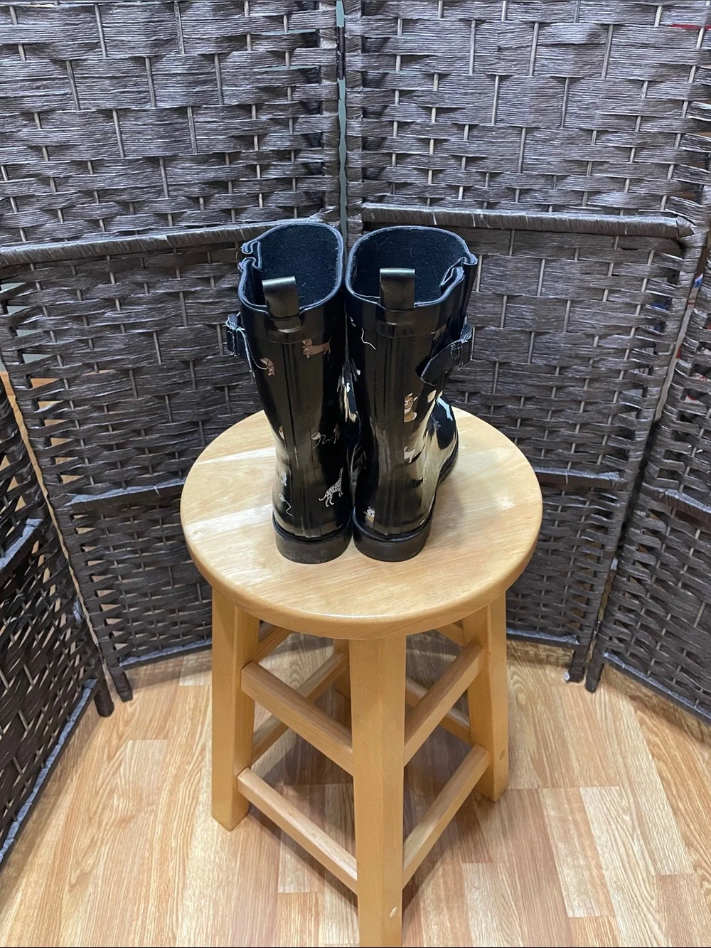 Capelli New York - Women’s Shiny Black Rubber Pull On Boots - Size 8